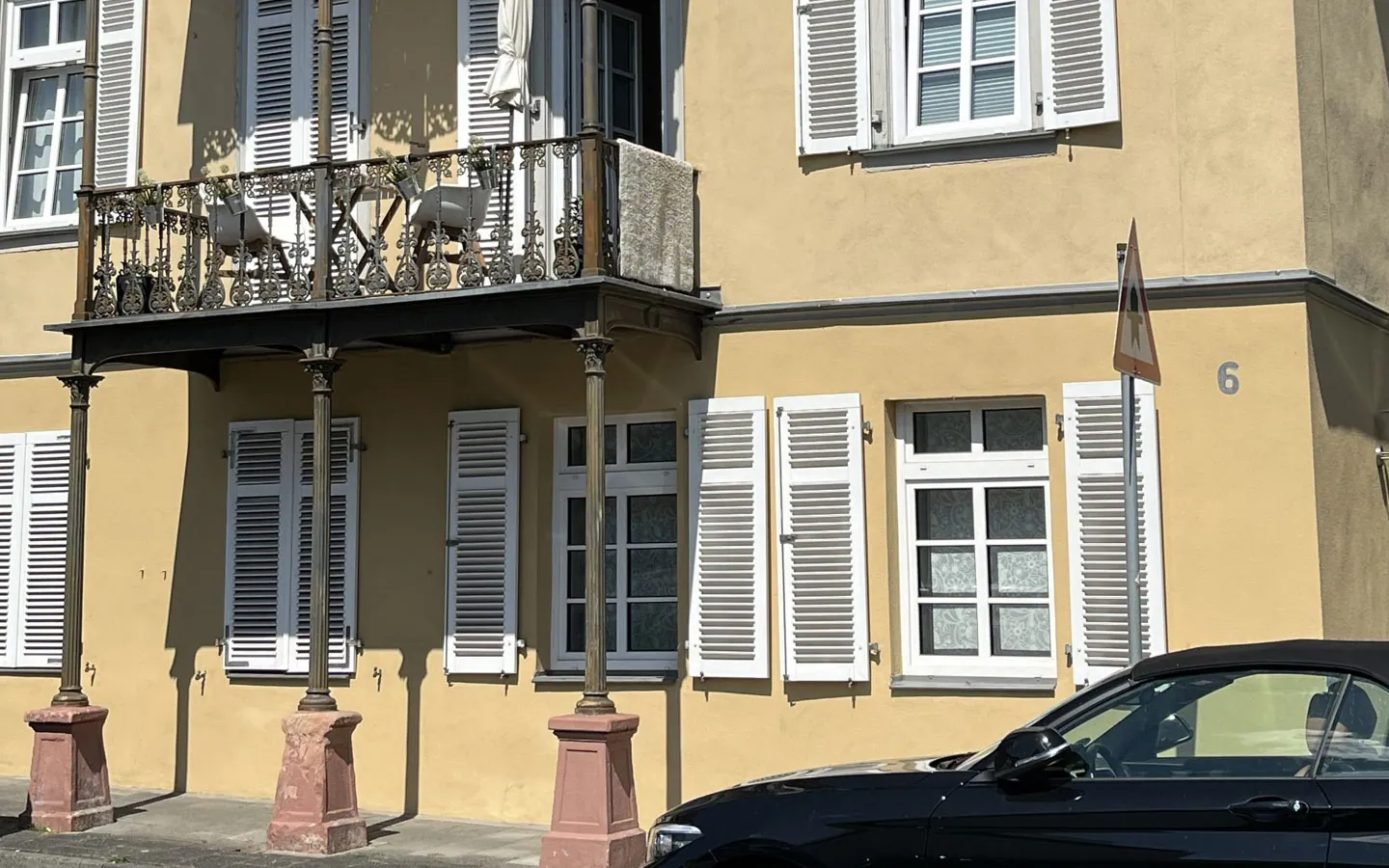 E-CHECK E-Mobilität - Altbau mit Fahrzeug &middot; ARNOLD Elektrotechnik